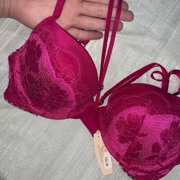 NWT Magenta Victoria’s Secret Bra - Picture 2 of 4